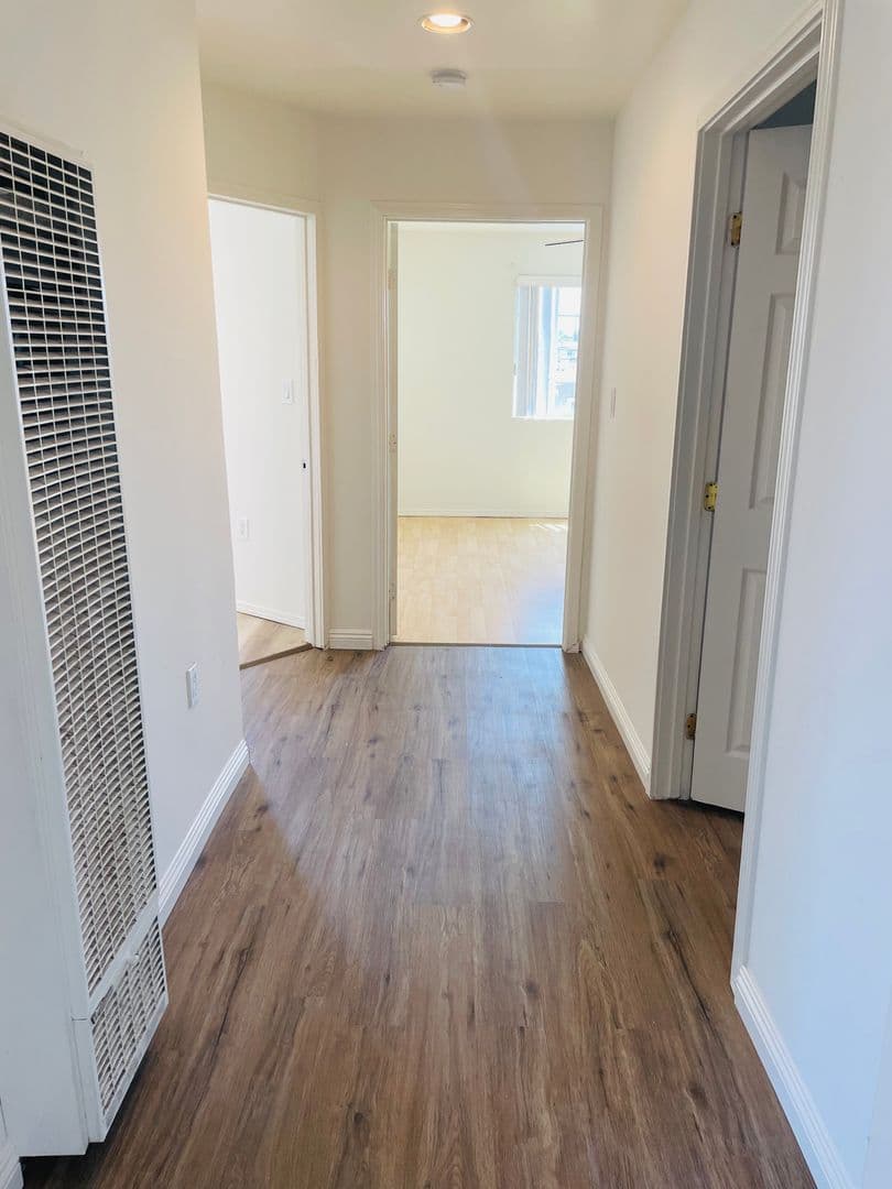 LOS ANGELES Apartment: 227 E. 120TH STREET