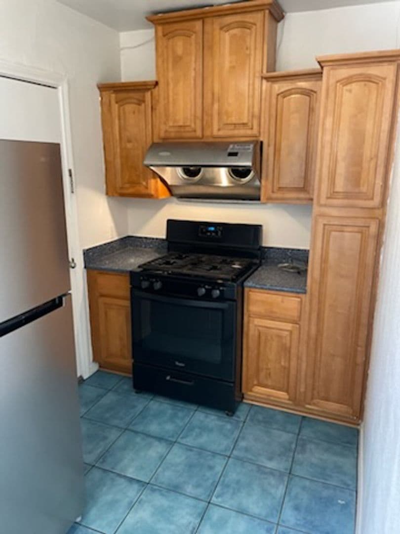 ALHAMBRA Apartment: 1604-1606 S PALM AVE