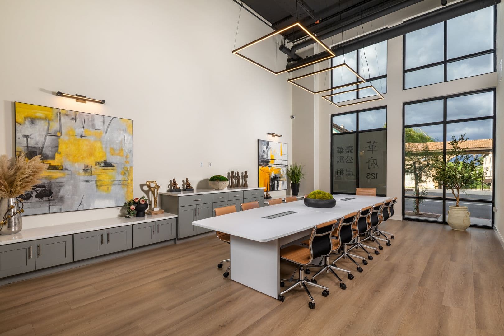 Alhambra Apartment: 123 S Chapel Ave