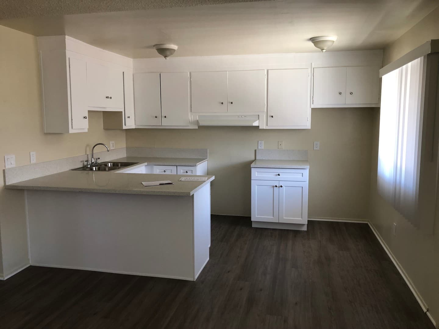 POMONA Apartment: 1104-1118 E. FRANKLIN AVENUE