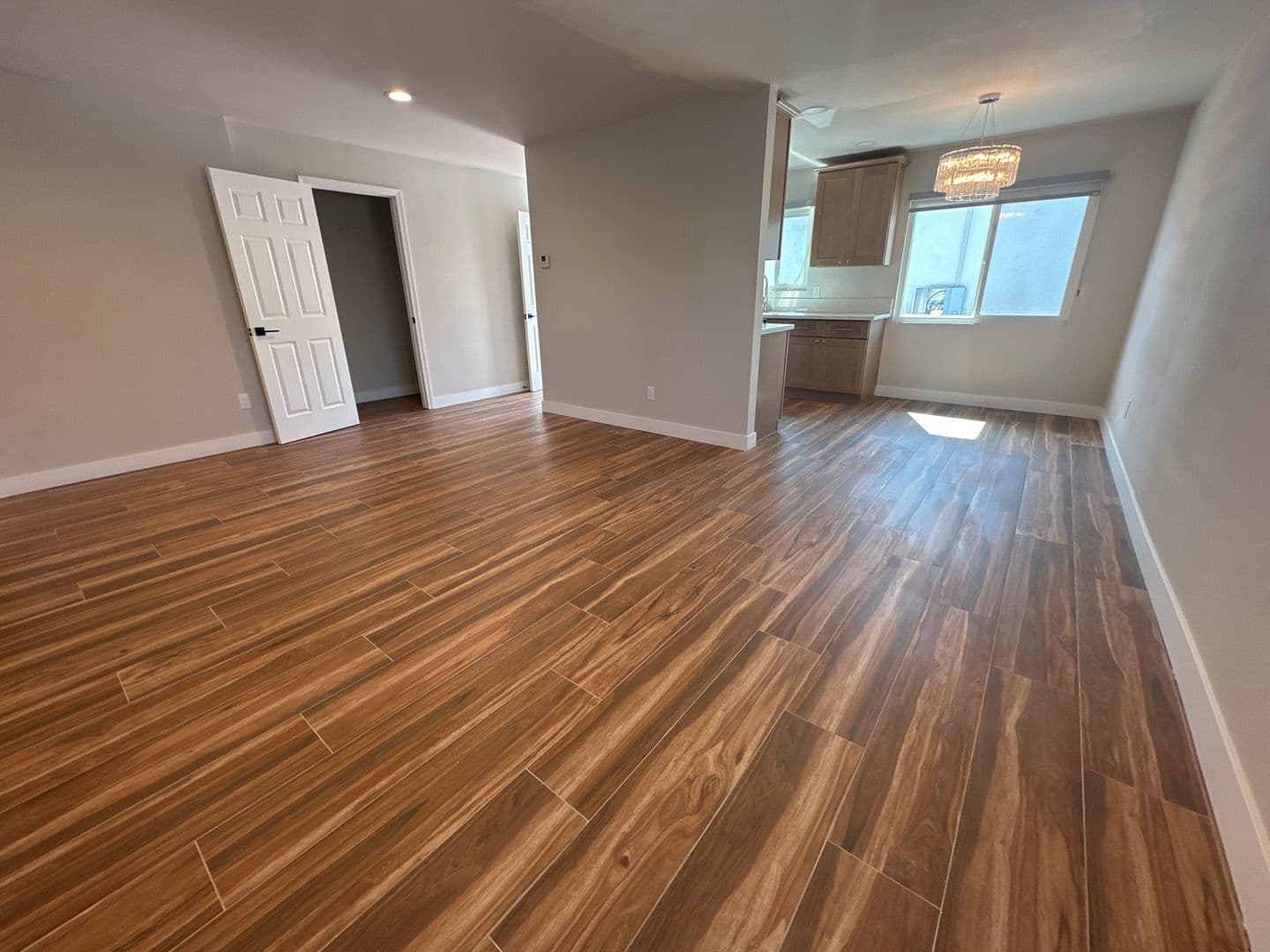 MONTEBELLO Apartment: 862-892 W MINES AVE