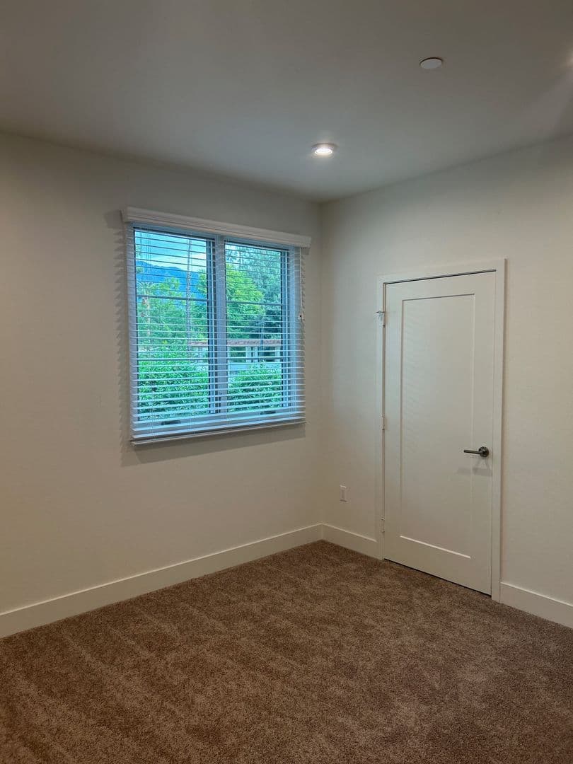 PASADENA Apartment: 409 N. MADISON AVE.
