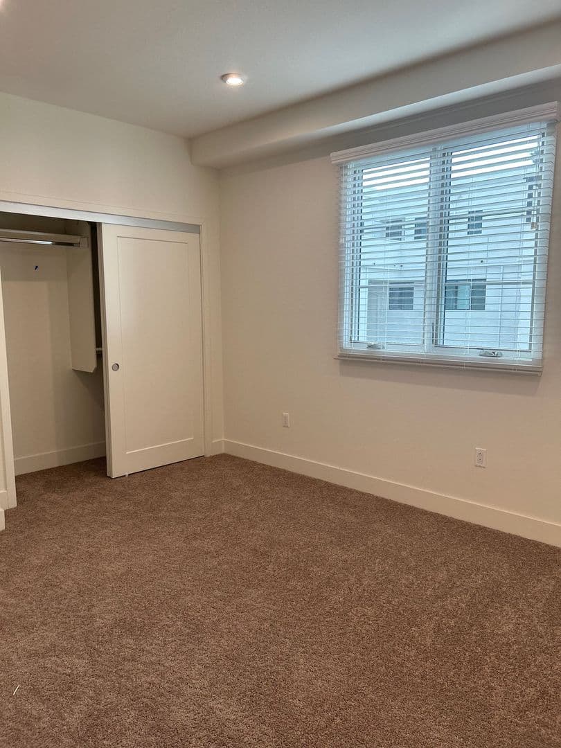 PASADENA Apartment: 409 N. MADISON AVE.