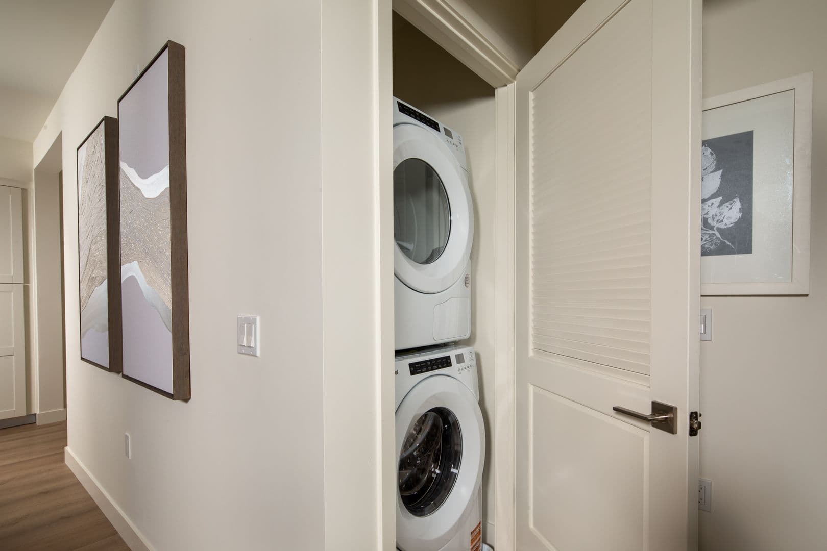 Alhambra Apartment: 123 S Chapel Ave