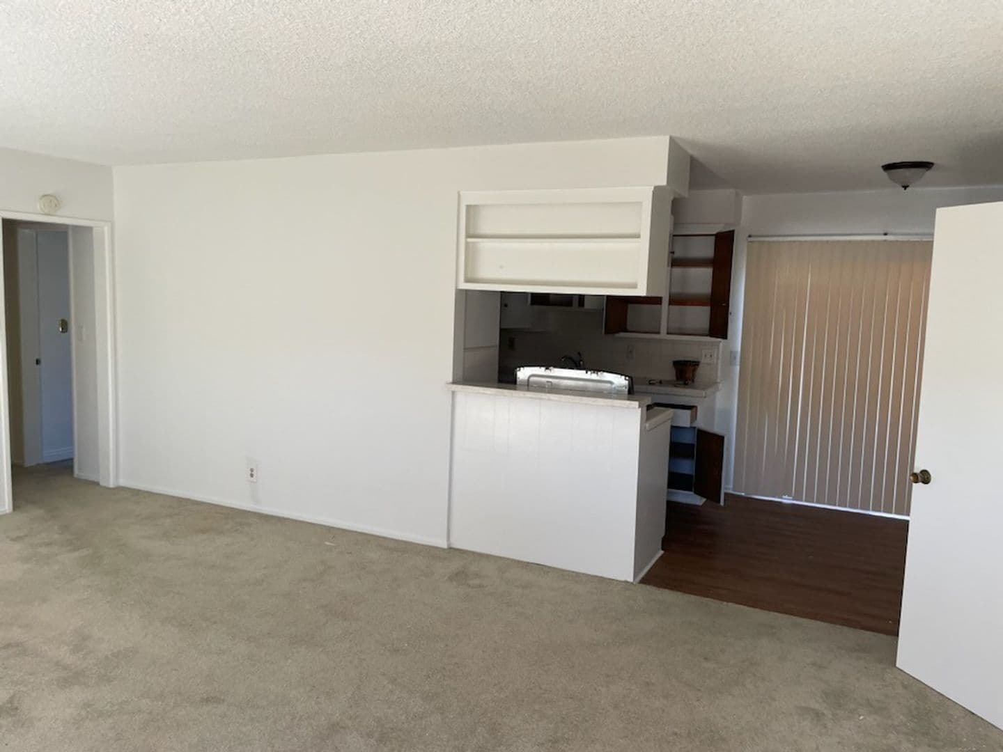 ALHAMBRA Apartment: 800 S. CHAPEL AVE.