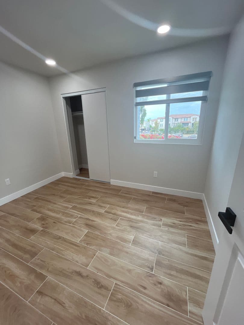 MONTEBELLO Apartment: 862-892 W MINES AVE