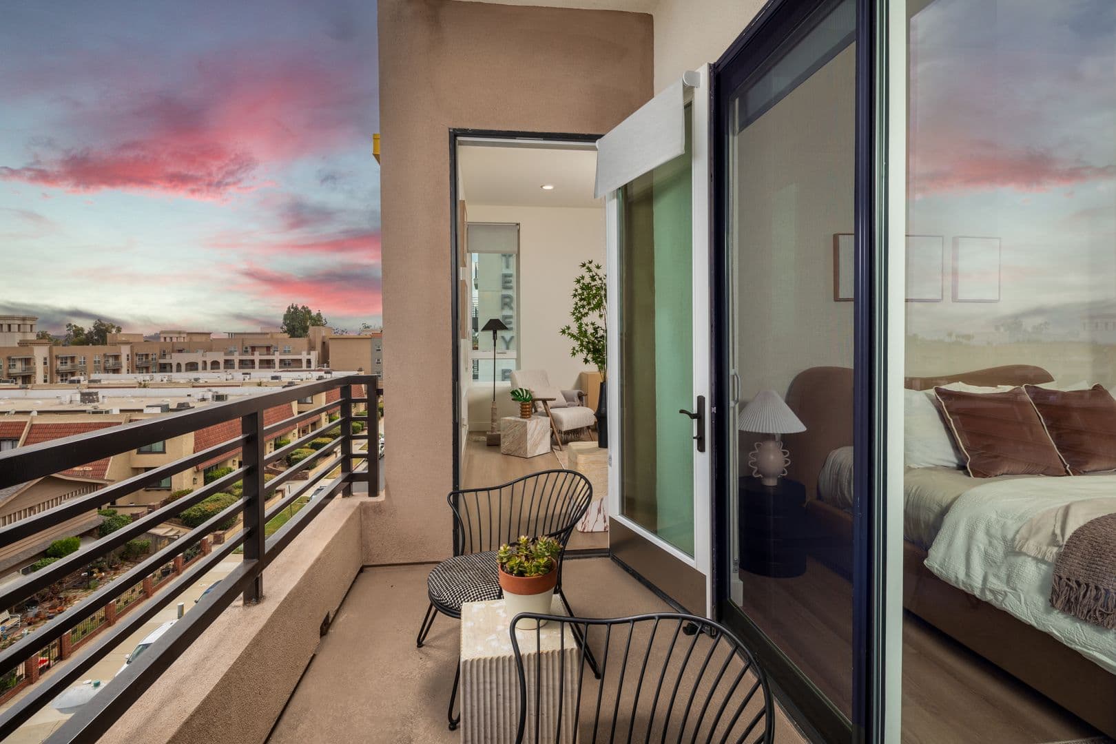 Alhambra Apartment: 123 S Chapel Ave