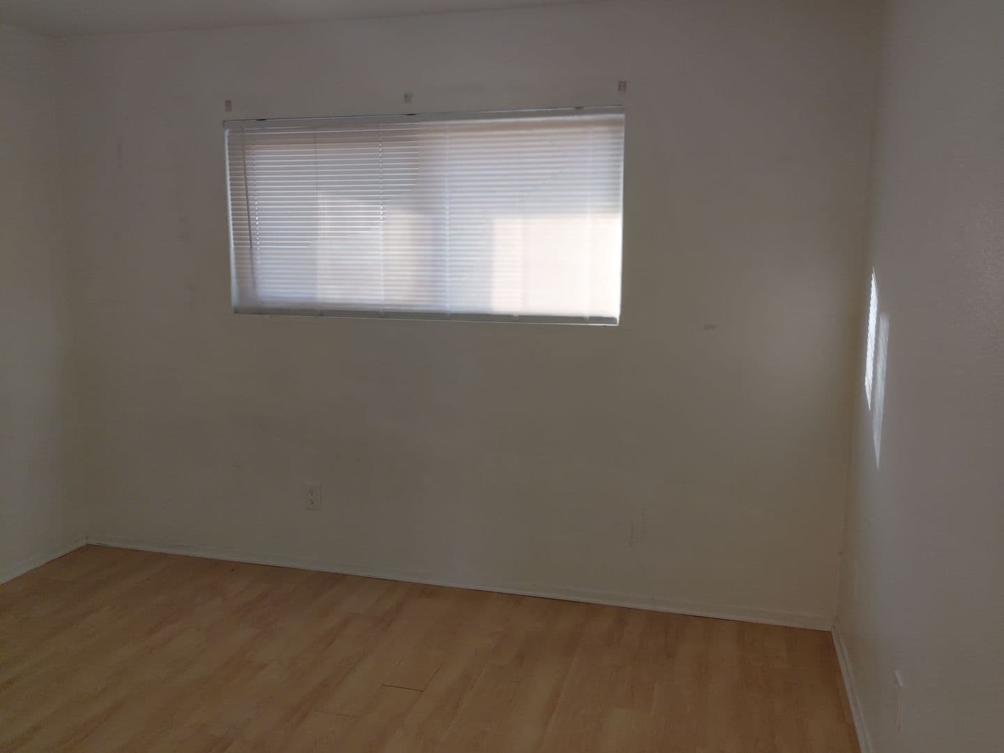 POMONA Apartment: 1104-1118 E. FRANKLIN AVENUE
