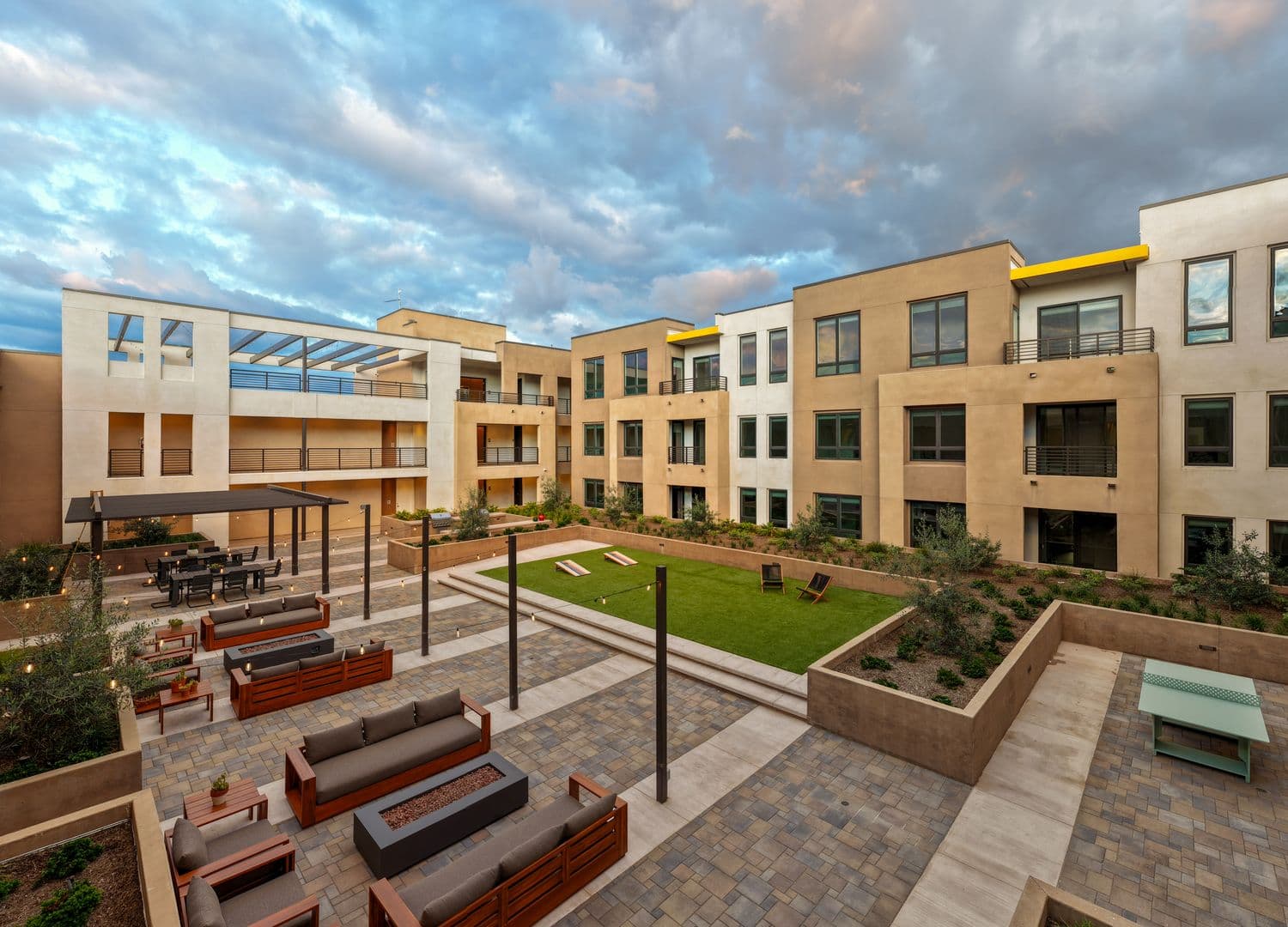 Alhambra Apartment: 123 S Chapel Ave