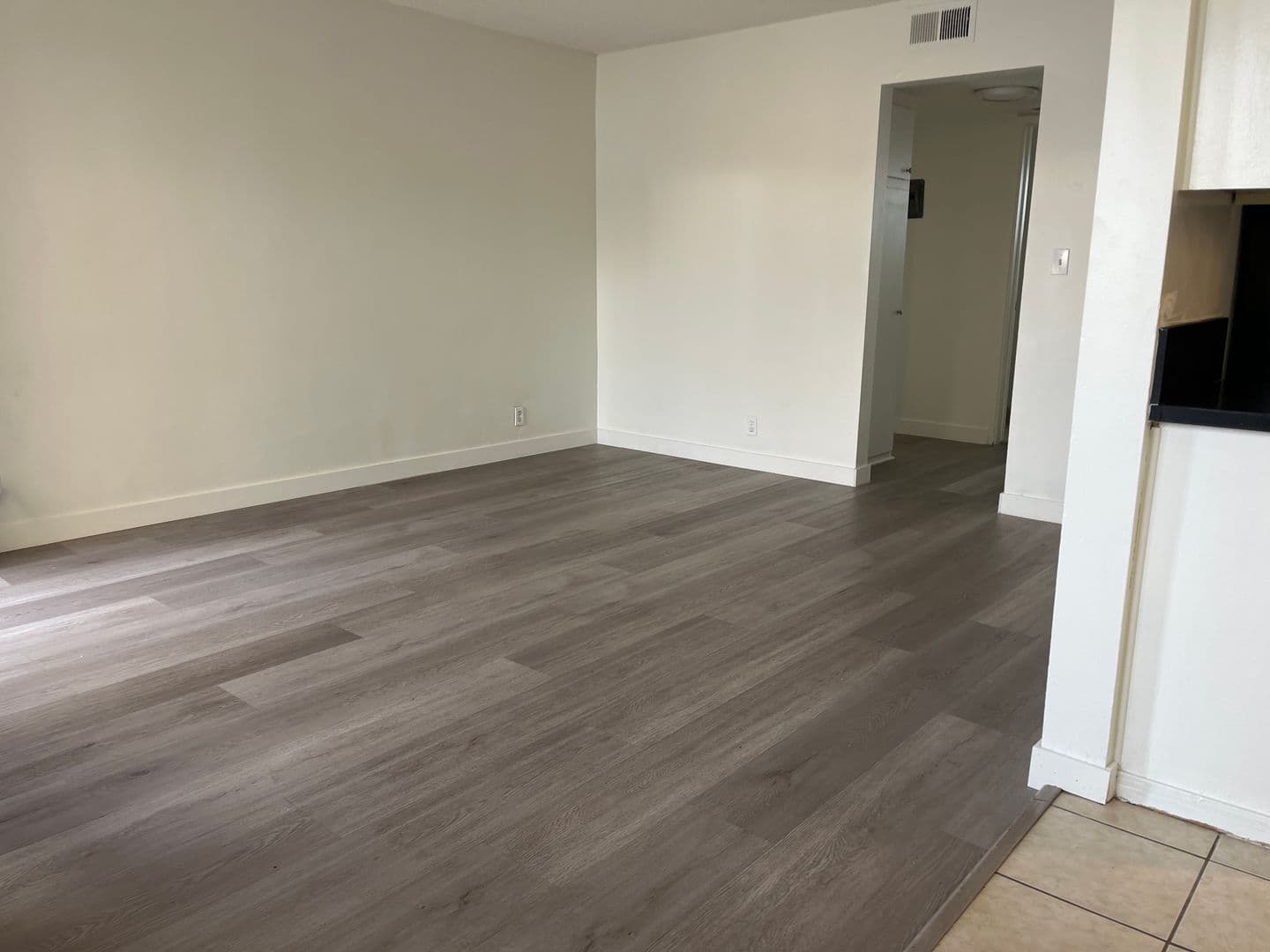 ALHAMBRA Apartment: 311 N. ELECTRIC AVE