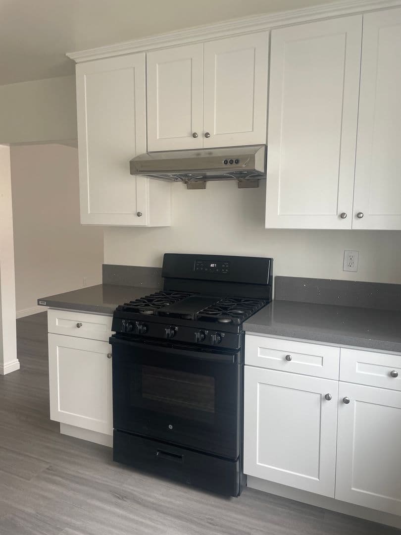 MONTEREY PARK Apartment: 231 S MCPHERRIN AVE.