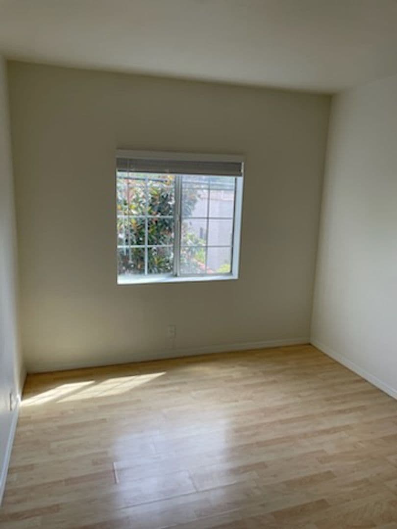 ALHAMBRA Apartment: 1604-1606 S PALM AVE