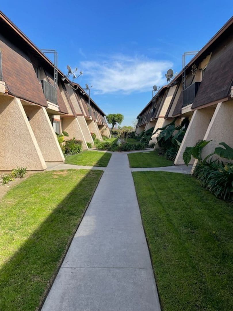 SOUTH EL MONTE Apartment: 2500 EDWARDS AVE