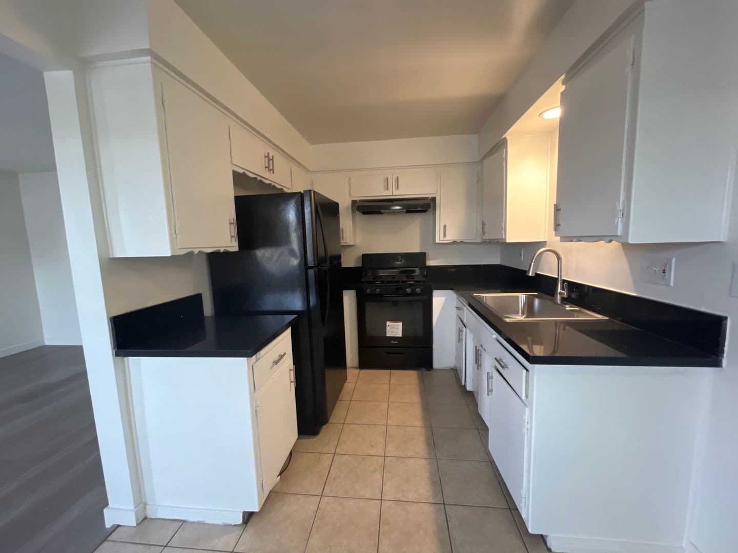 ALHAMBRA Apartment: 311 N. ELECTRIC AVE