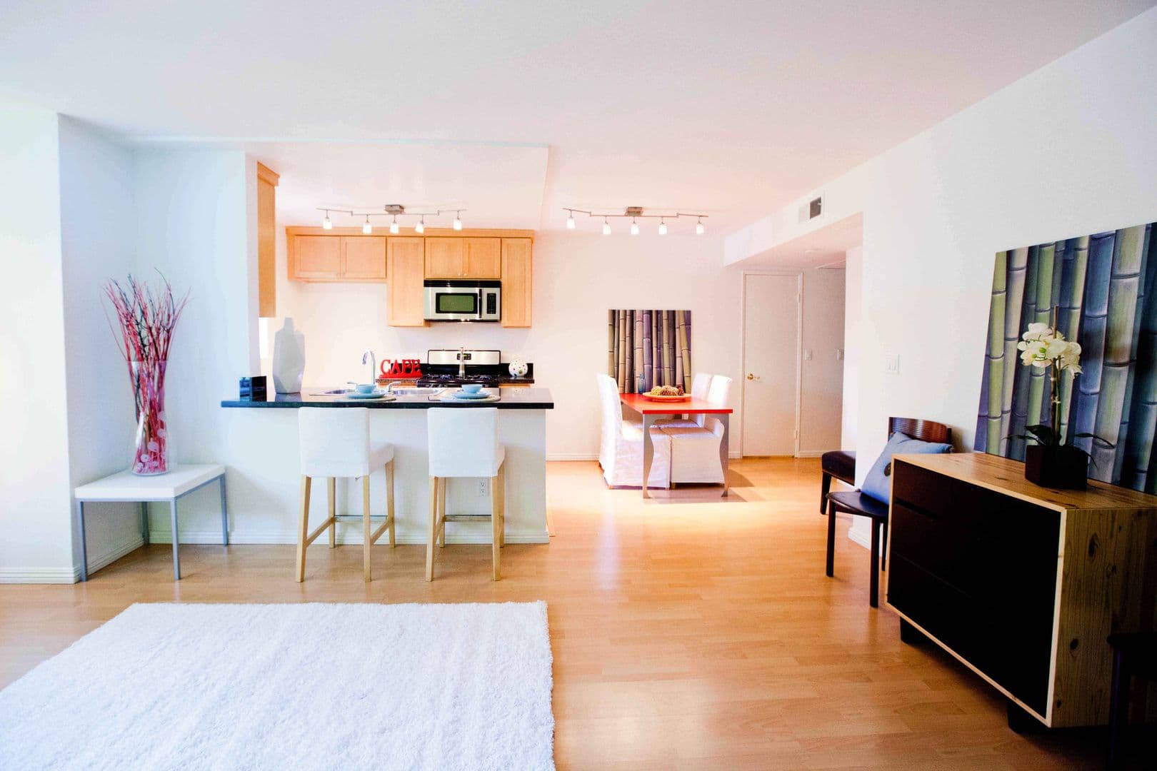 LOS ANGELES Apartment: 5907 MONTEREY ROAD