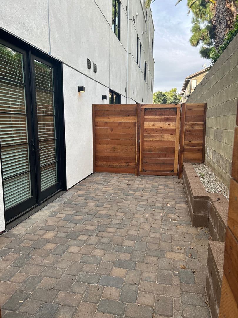 PASADENA Apartment: 409 N. MADISON AVE.