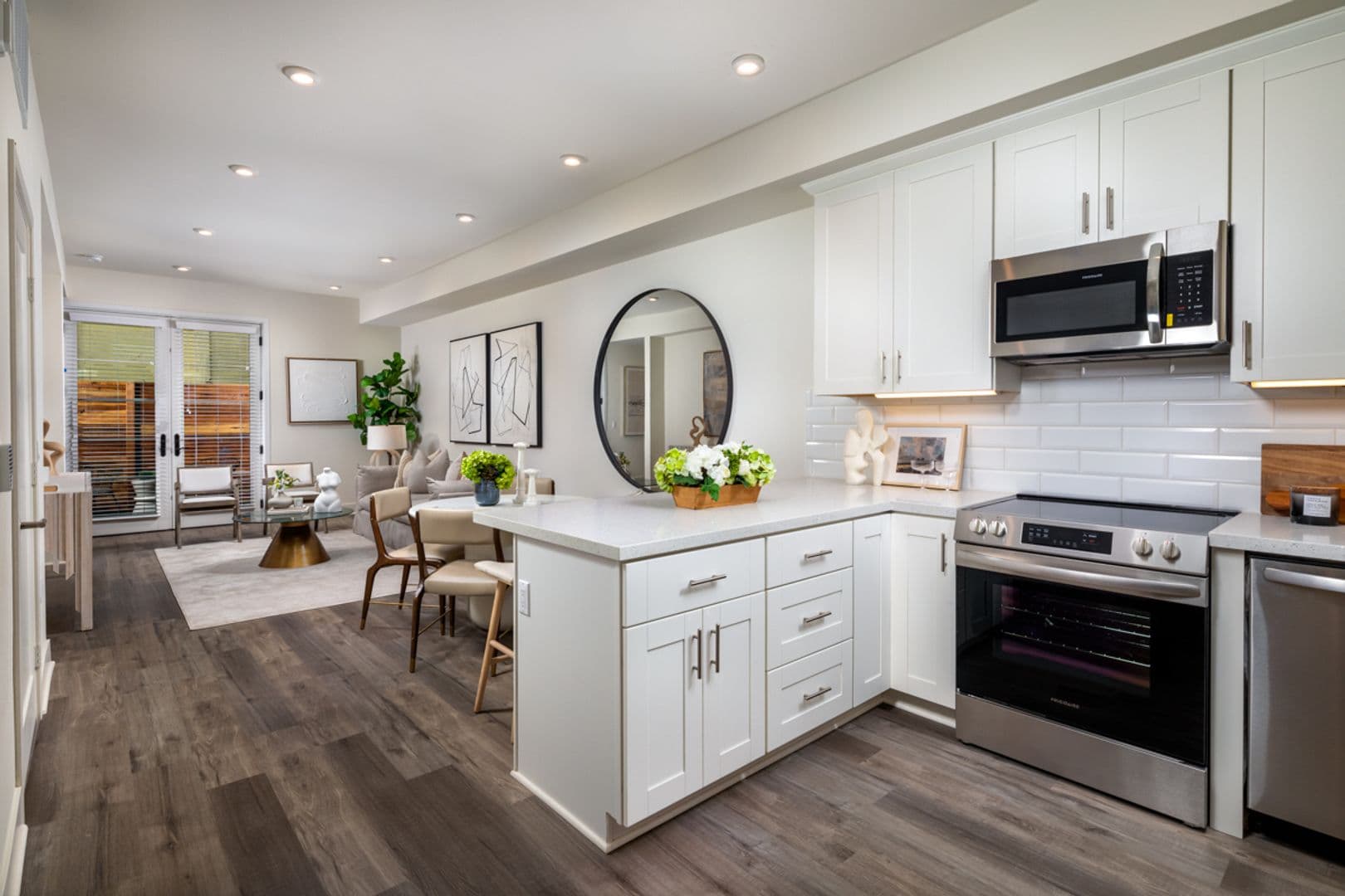 PASADENA Apartment: 409 N. MADISON AVE.