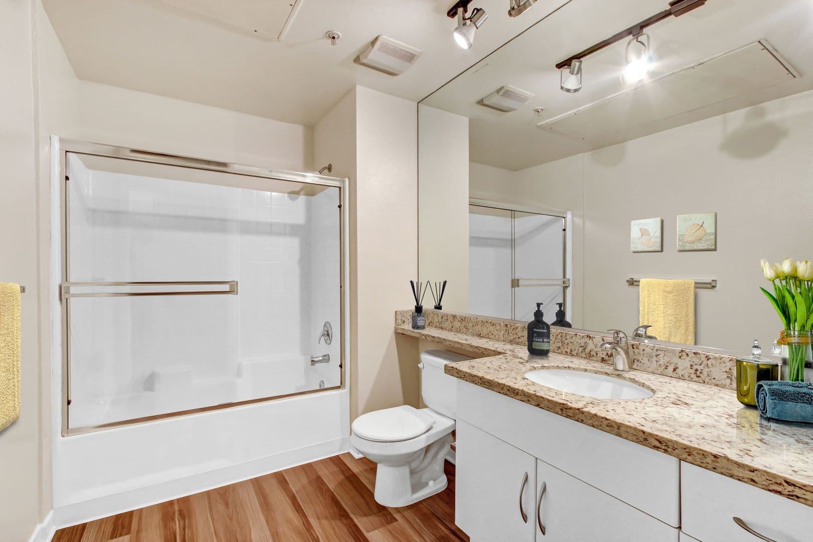 PASADENA Apartment: 22 W GREEN STREET
