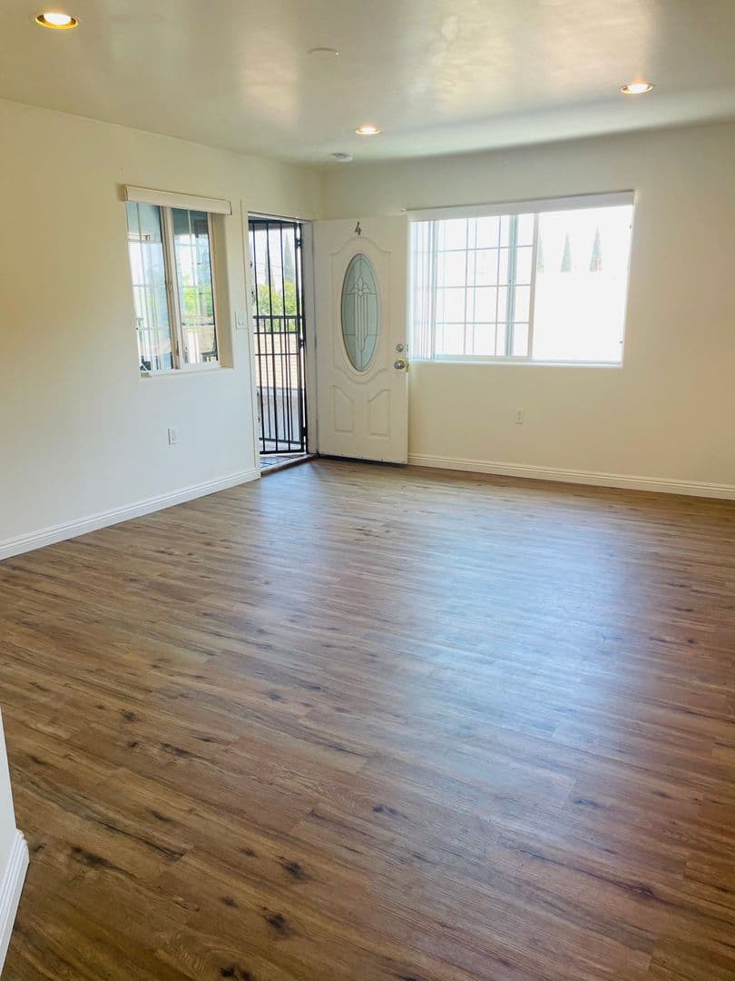 LOS ANGELES Apartment: 227 E. 120TH STREET