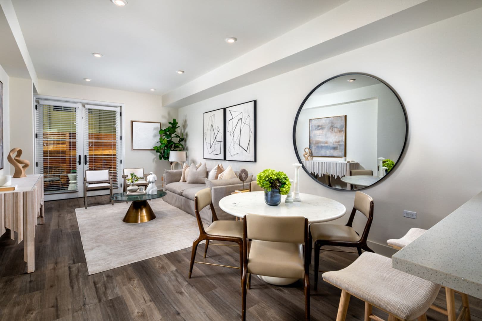 PASADENA Apartment: 409 N. MADISON AVE.