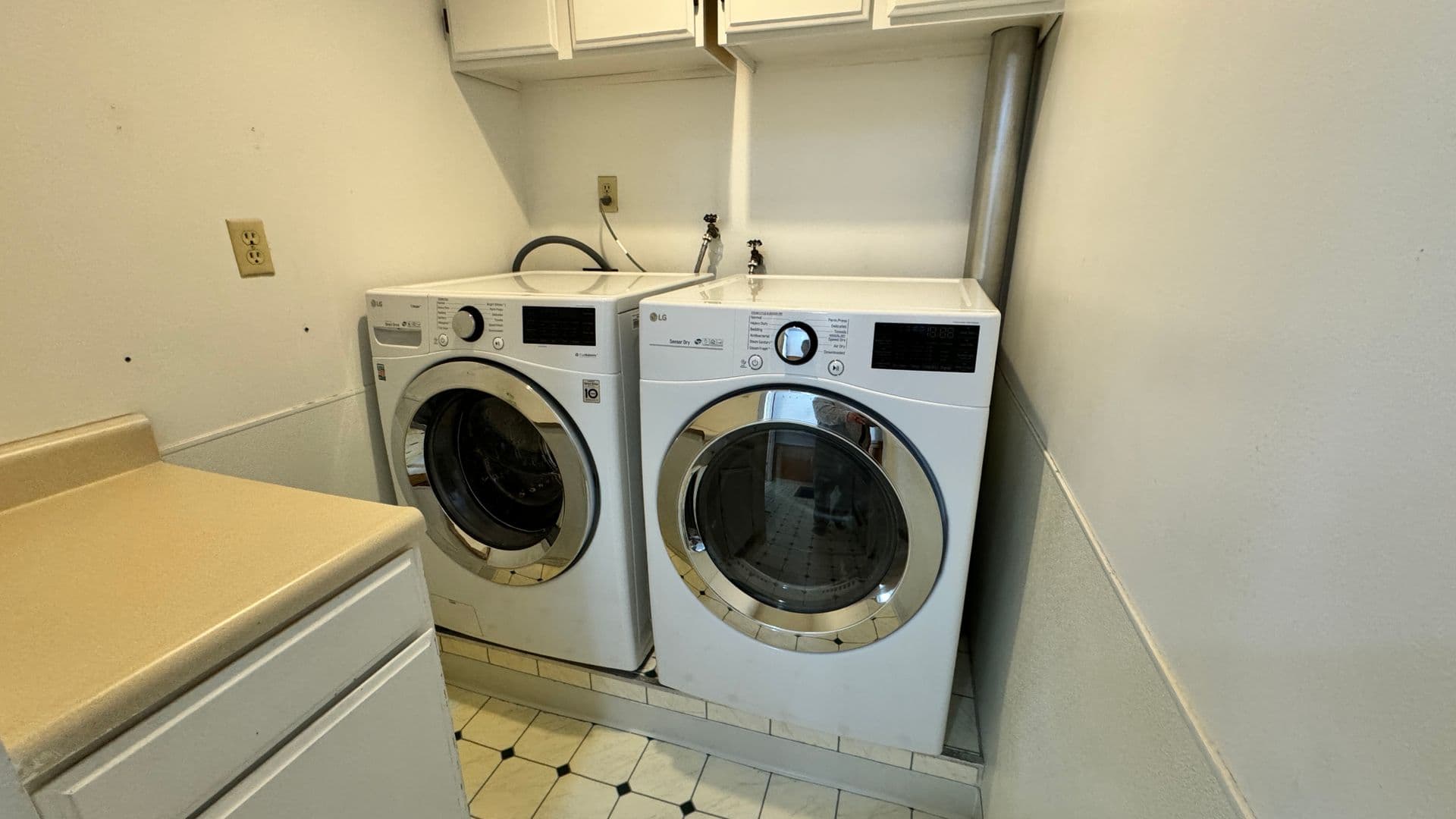 Fairbanks House: 3779 Mitchell Ave Unit A
