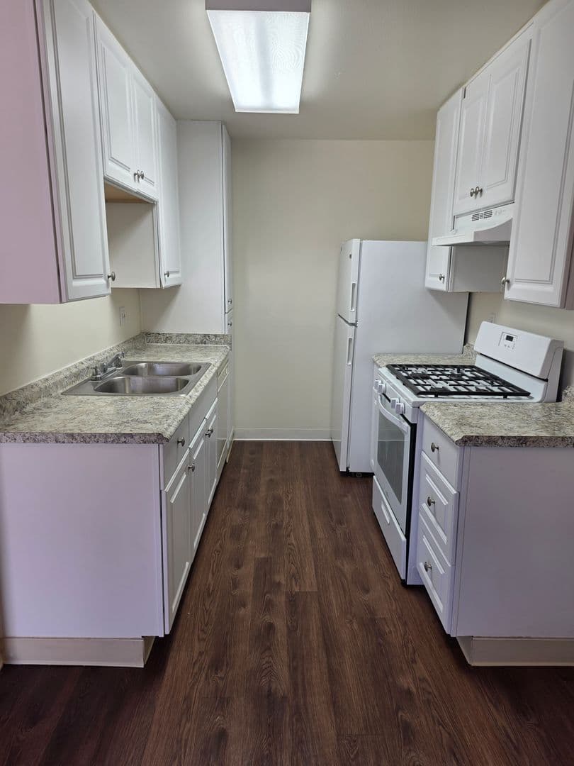 Lompoc Apartment: 200-314 West North Ave