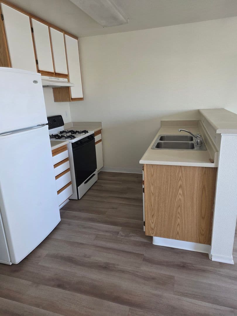 Lompoc Apartment: 200-314 West North Ave