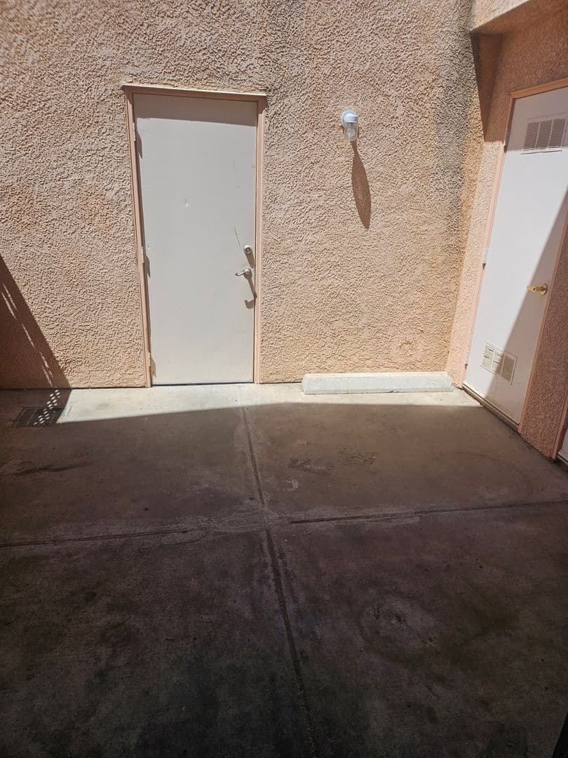SANTA MARIA Apartment: 605 E. NEWLOVE DRIVE