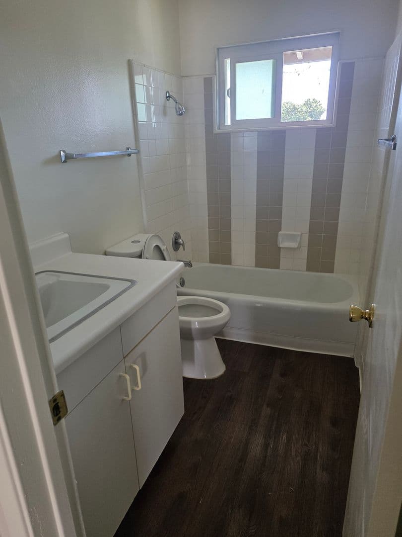 Lompoc Apartment: 200-314 West North Ave