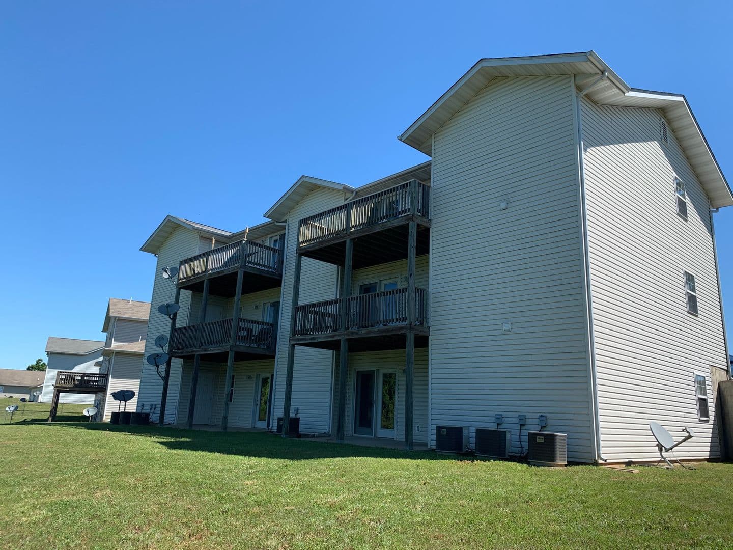 St. Robert Apartment: 22690 Hanley Lane