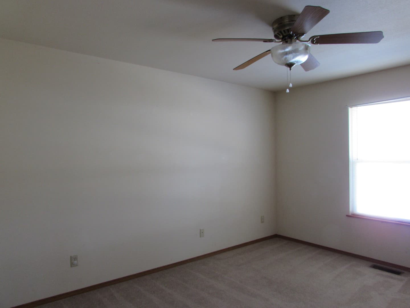 Waynesville Apartment: 20355 Skyview Dr