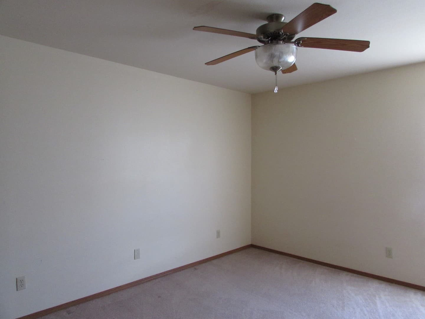 Waynesville Apartment: 20320 Skyview Dr