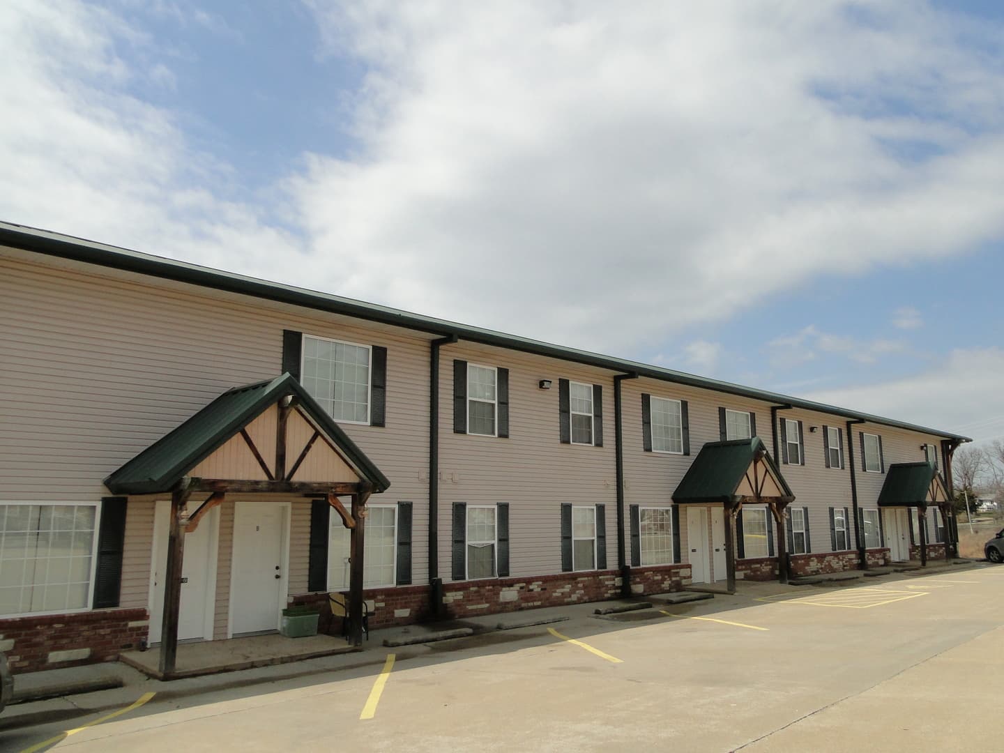 St. Robert Apartment: 22189 Highway Y