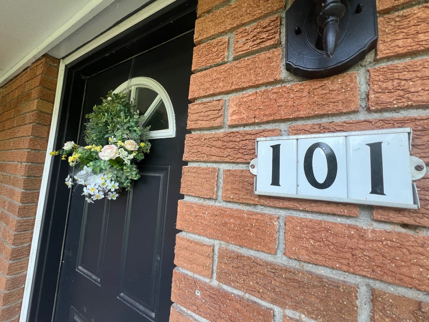 Waynesville House: 101 Elliott Drive
