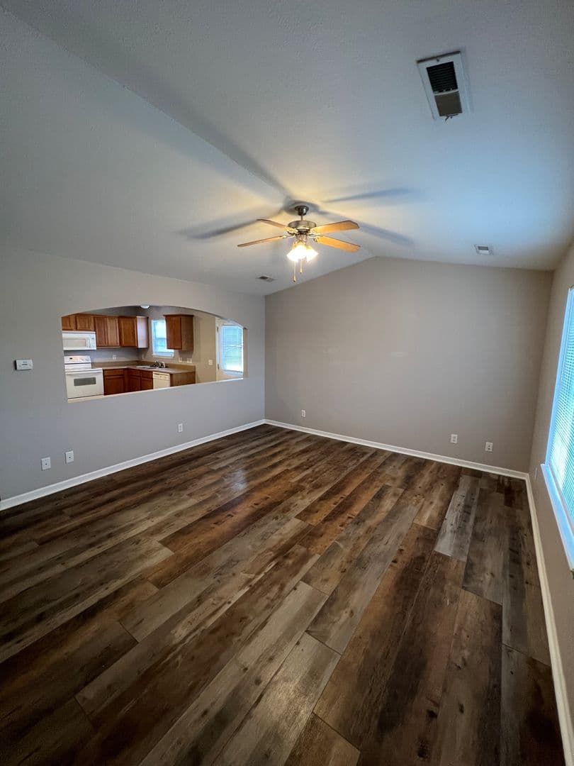 St. Robert Apartment: 15543 Trailside Lane