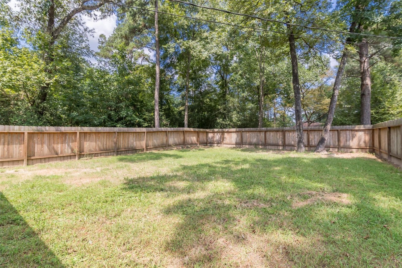 Conroe House: 10755 Royal York Dr