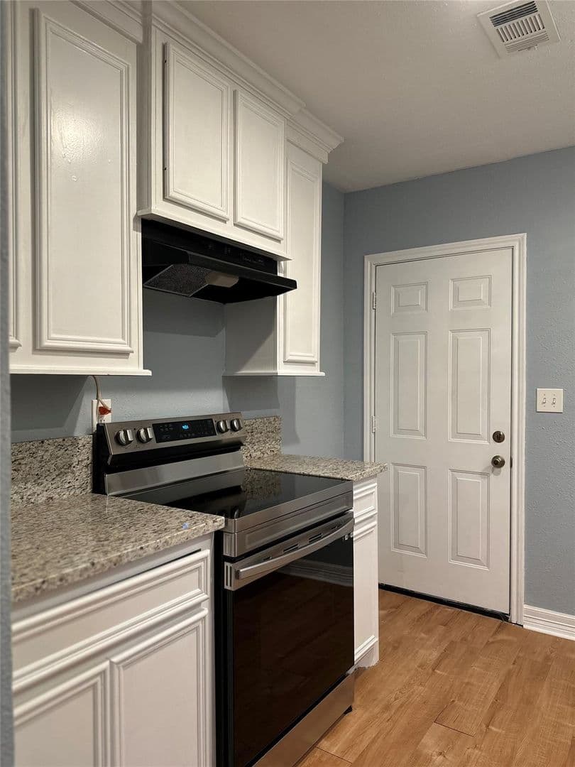 Montgomery House: 6390 Bonanza Dr