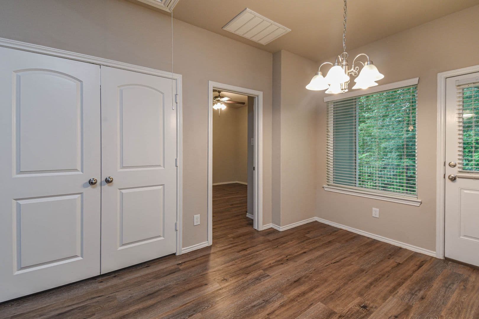 Montgomery House: 15833 Cottonwood Dr