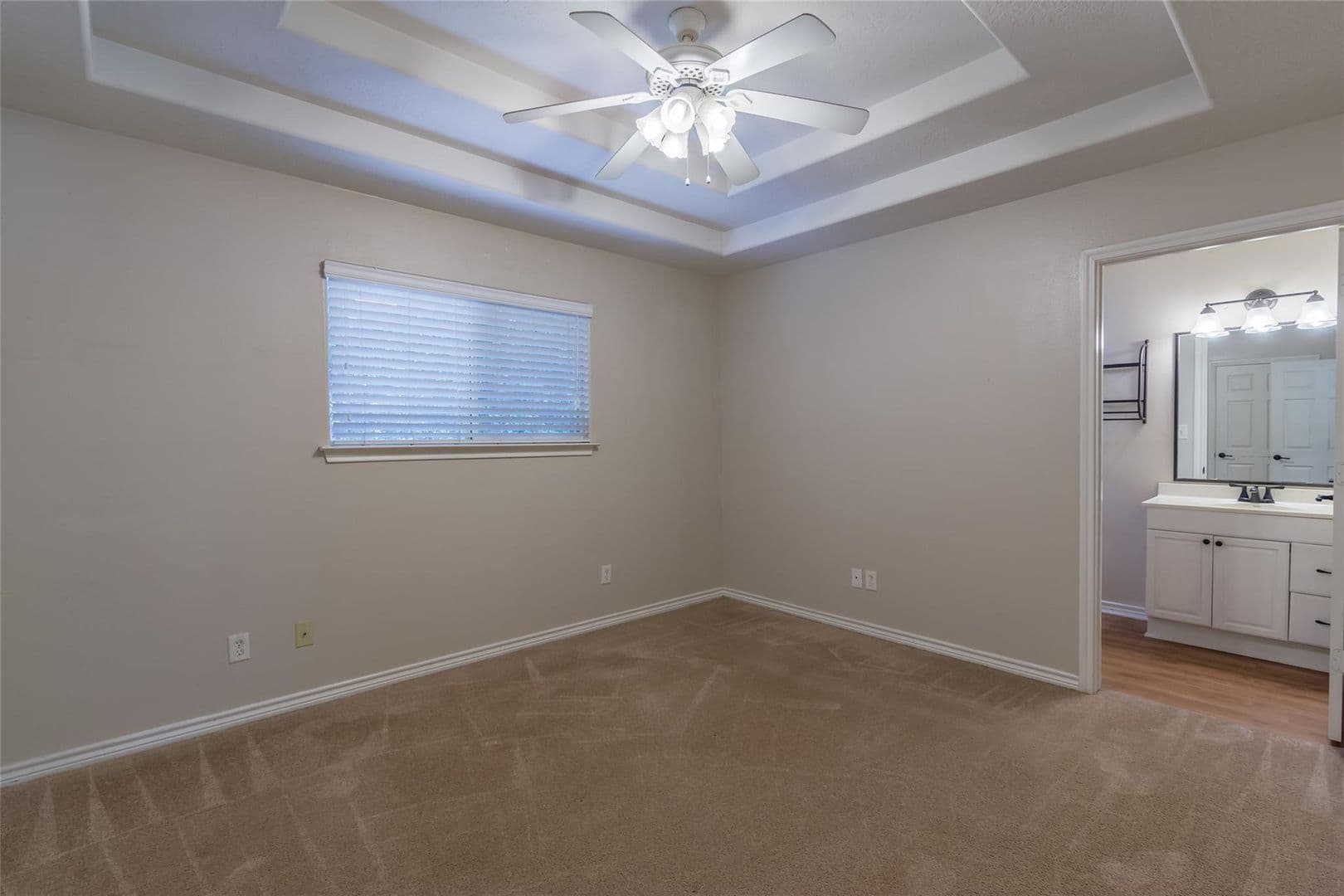 Conroe House: 10755 Royal York Dr