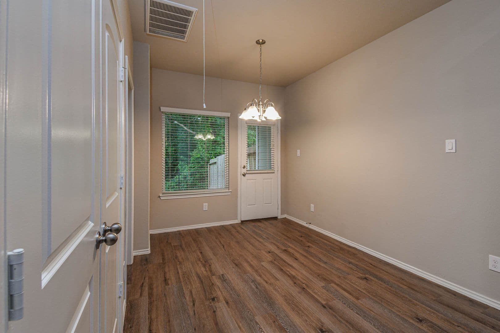 Montgomery House: 15833 Cottonwood Dr
