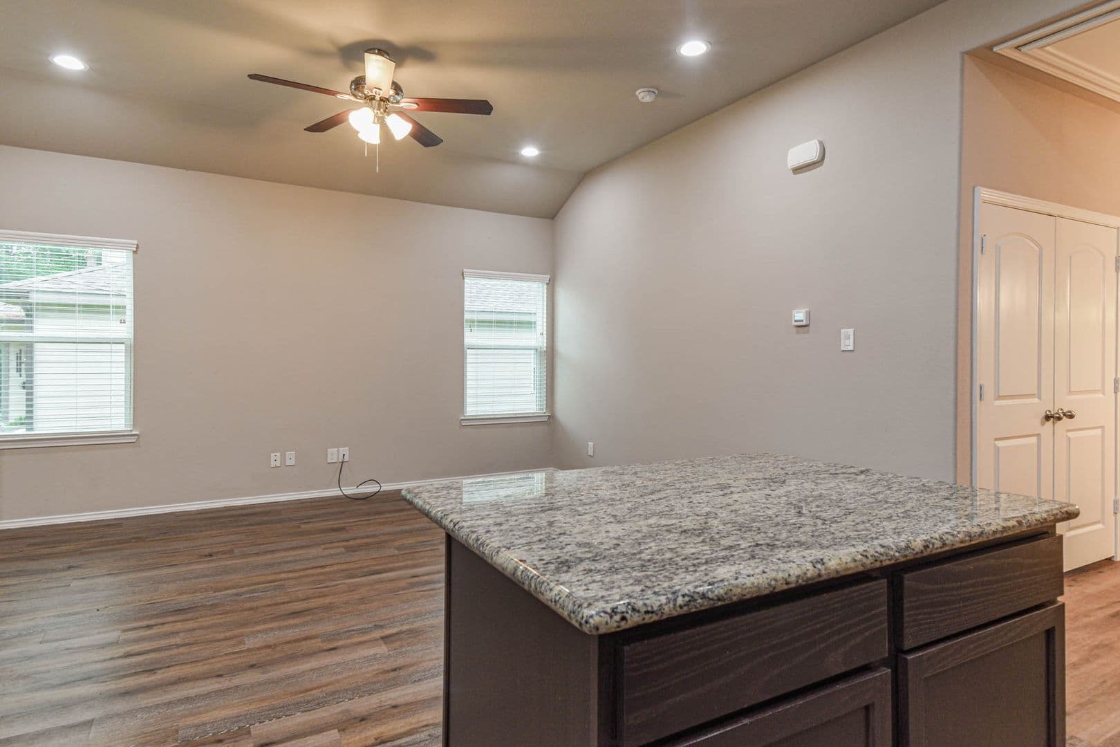 Montgomery House: 15833 Cottonwood Dr