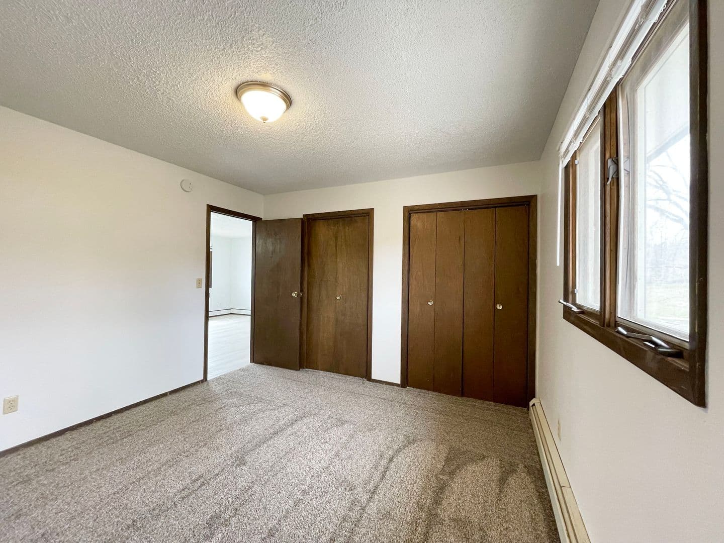 Minot Apartment: 1308 14th Avenue NW