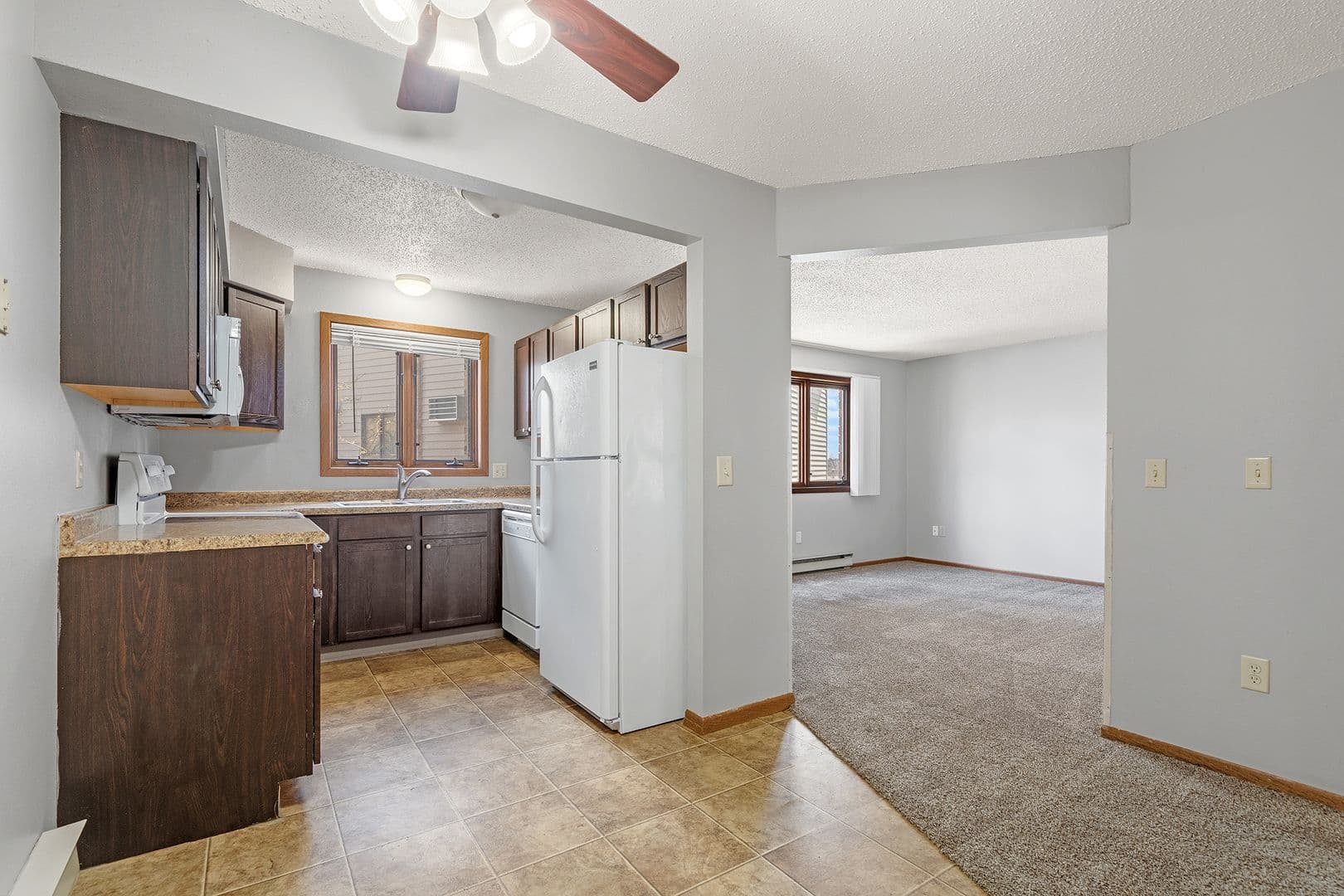 Minot Apartment: 1405 8th Street NW