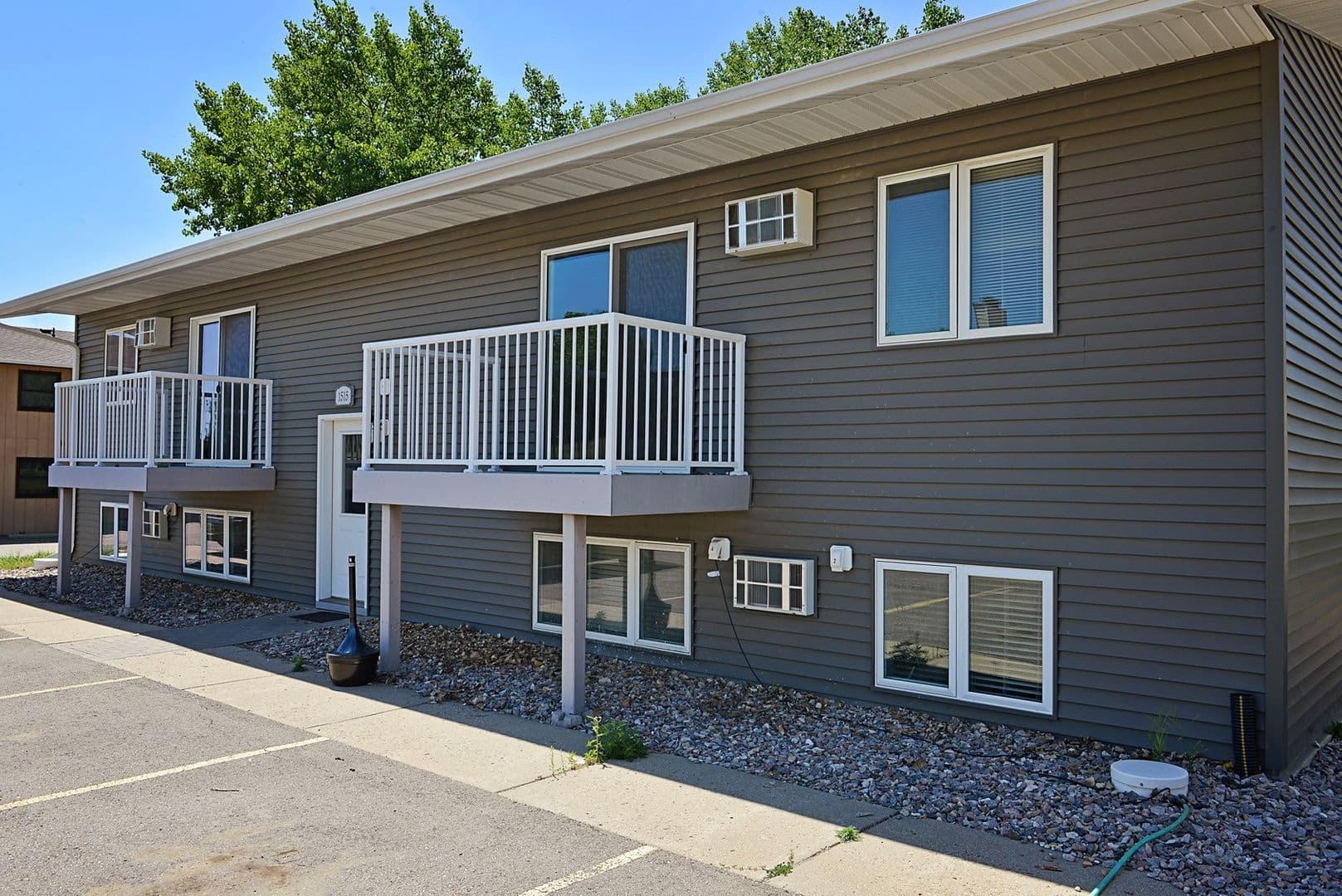 Minot Apartment: 1515 12th Street NW