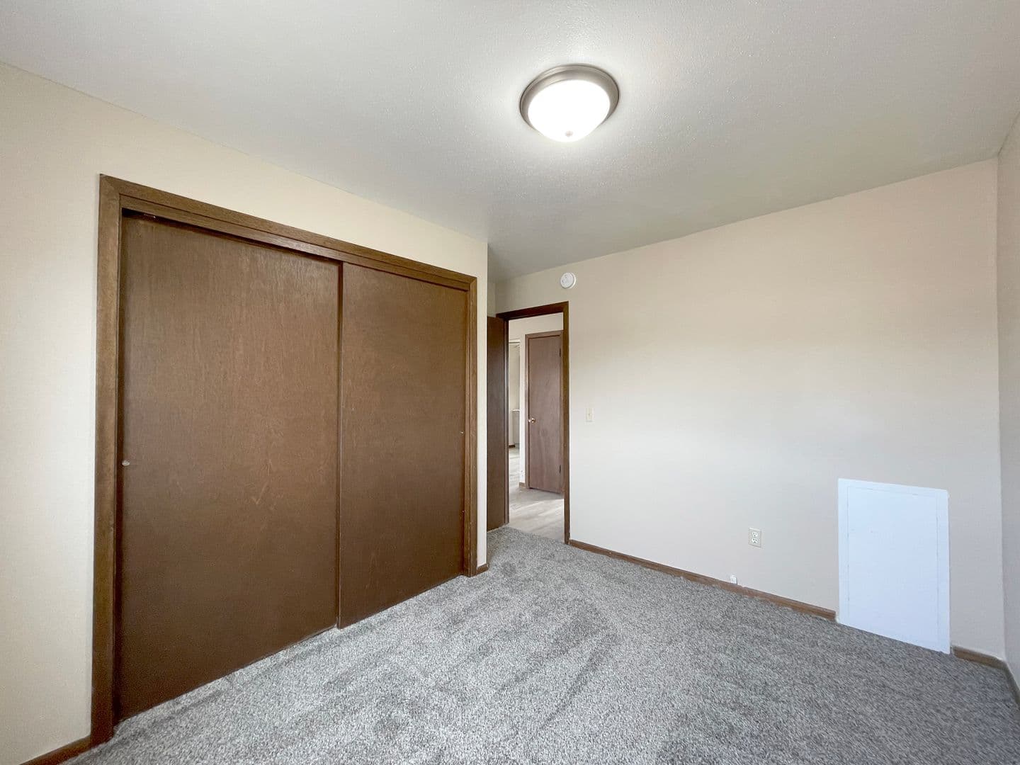 Minot Apartment: 1821 - 1835 2nd Street SE