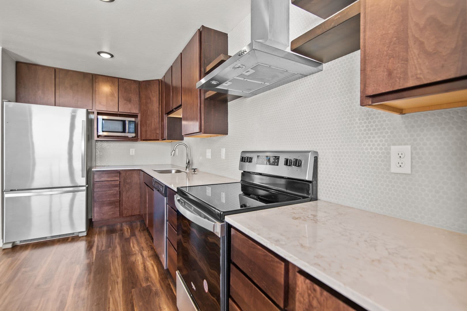 Bismarck Apartment: 202 & 208 E Greenfield Lane