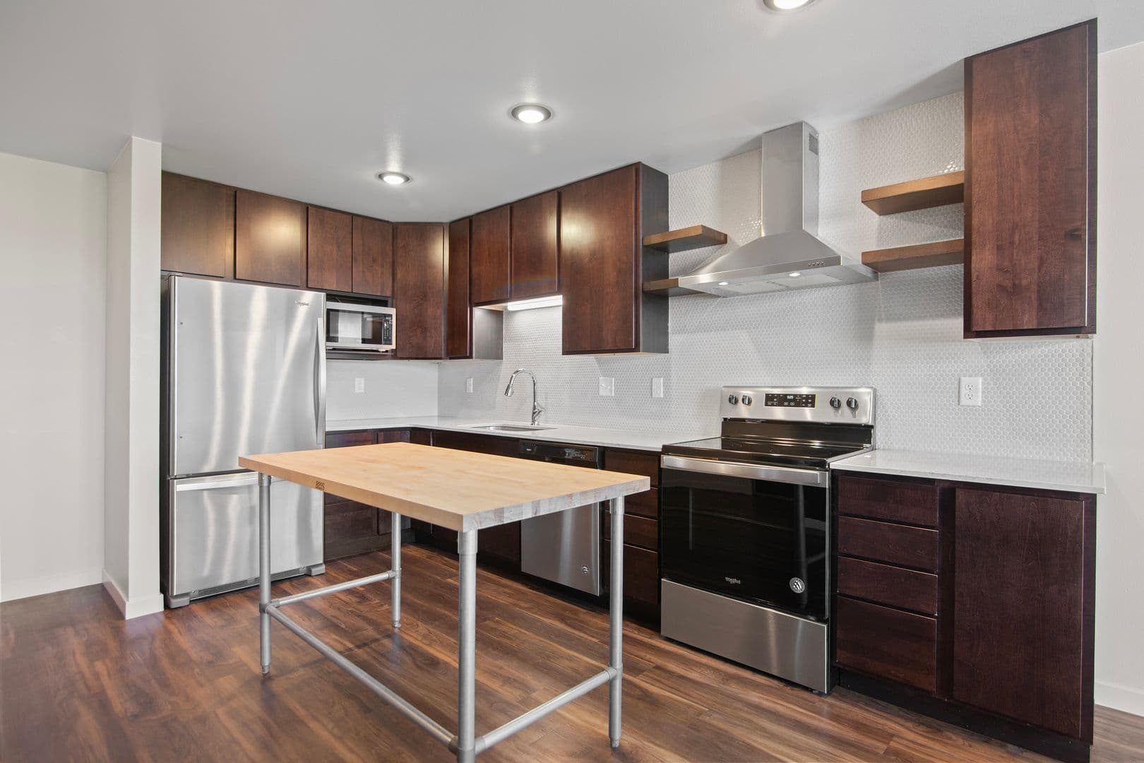 Bismarck Apartment: 202 & 208 E Greenfield Lane