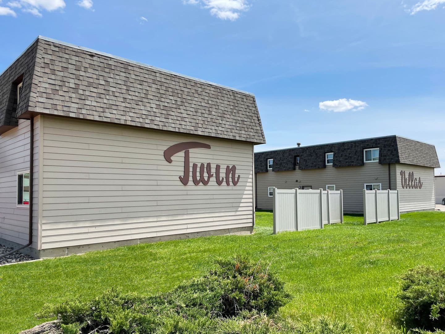 Minot Apartment: 1821 - 1835 2nd Street SE
