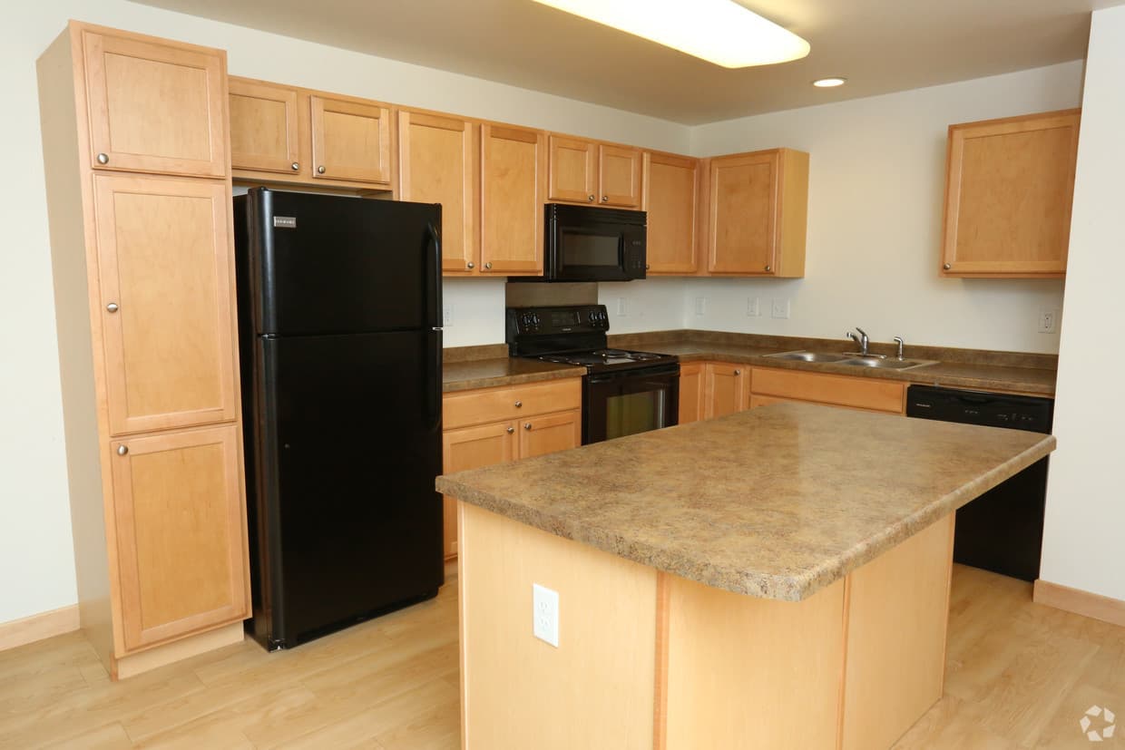 Williston Apartment: 705 E. Highland Drive