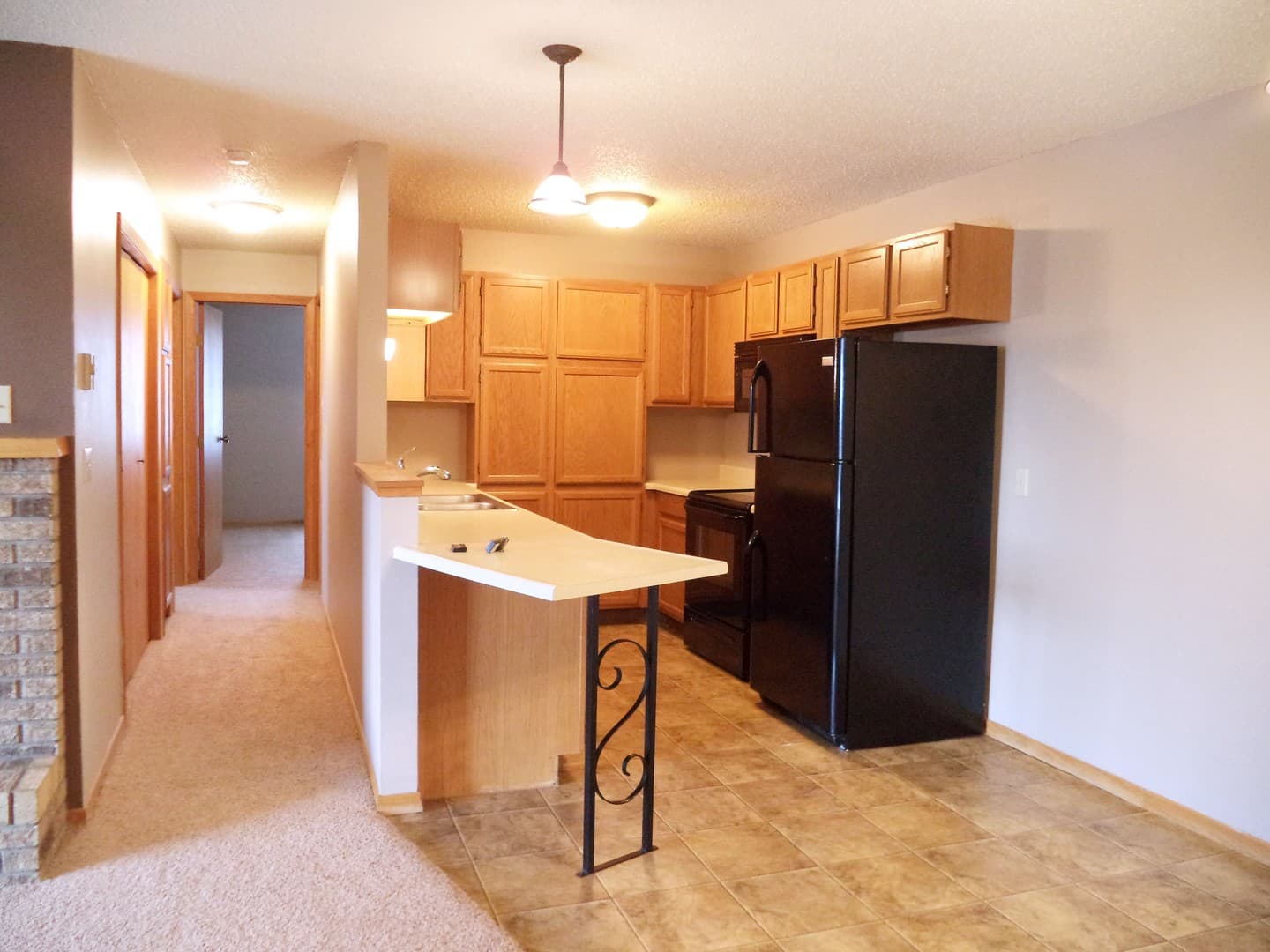 Minot Apartment: 707 6th Avenue SW